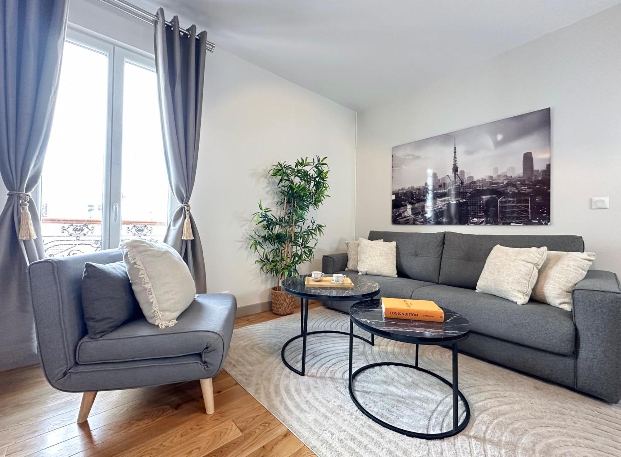 - Buttes Chaumont's Park -entire Flats Parijs